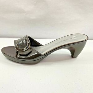 Bandolino Quierda Brown Patent Leather Buckle Strap Slip on Heels Shoes 8M